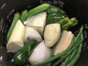 炊飯器で野菜を炊く　離乳食